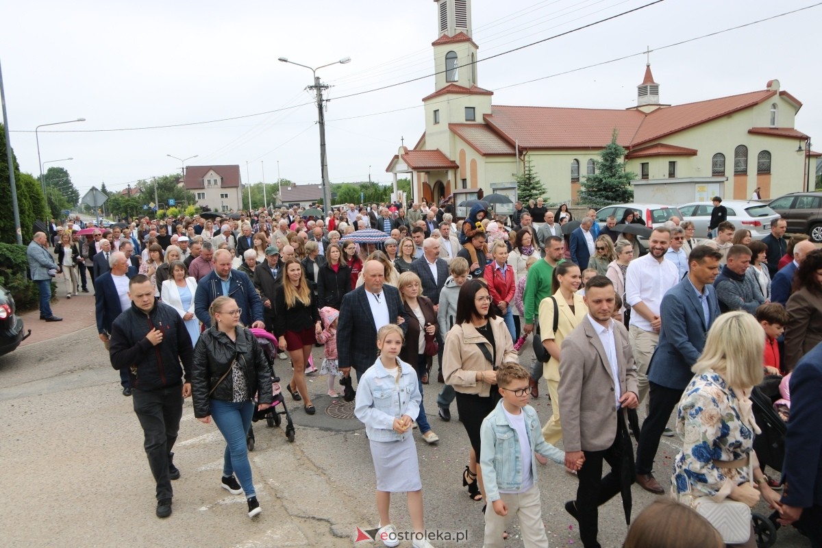 Procesja Bożego Ciała w parafii pw. NMP Królowej Rodzin [4.06.2026] - zdjęcie #5 - eOstroleka.pl