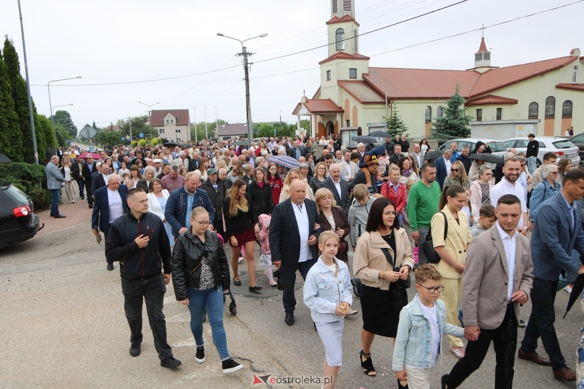 Procesja Bożego Ciała w parafii pw. NMP Królowej Rodzin [4.06.2026] - zdjęcie #4 - eOstroleka.pl