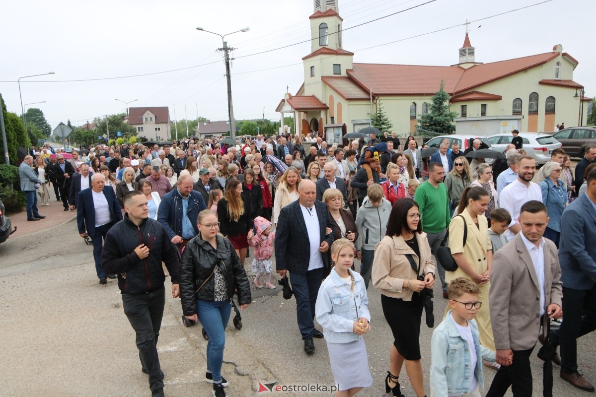 Procesja Bożego Ciała w parafii pw. NMP Królowej Rodzin [4.06.2026] - zdjęcie #3 - eOstroleka.pl