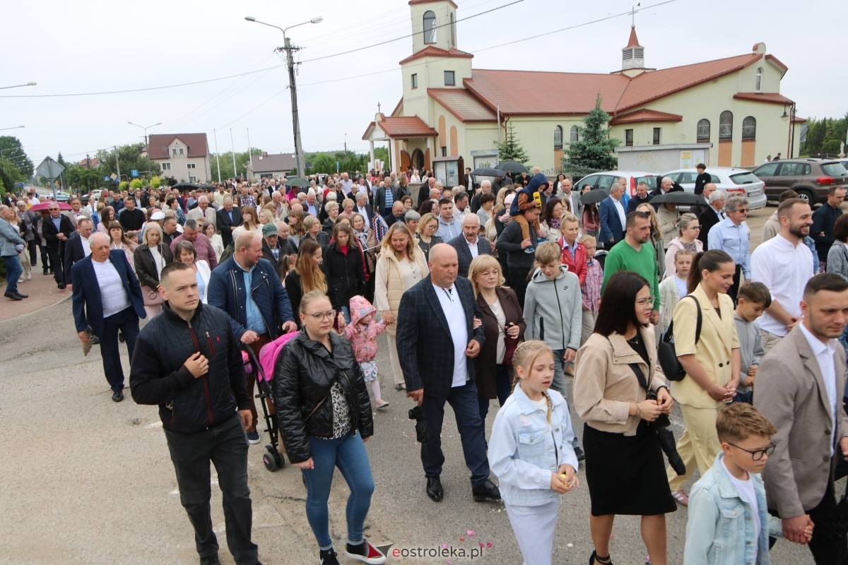 Procesja Bożego Ciała w parafii pw. NMP Królowej Rodzin [4.06.2026] - zdjęcie #2 - eOstroleka.pl