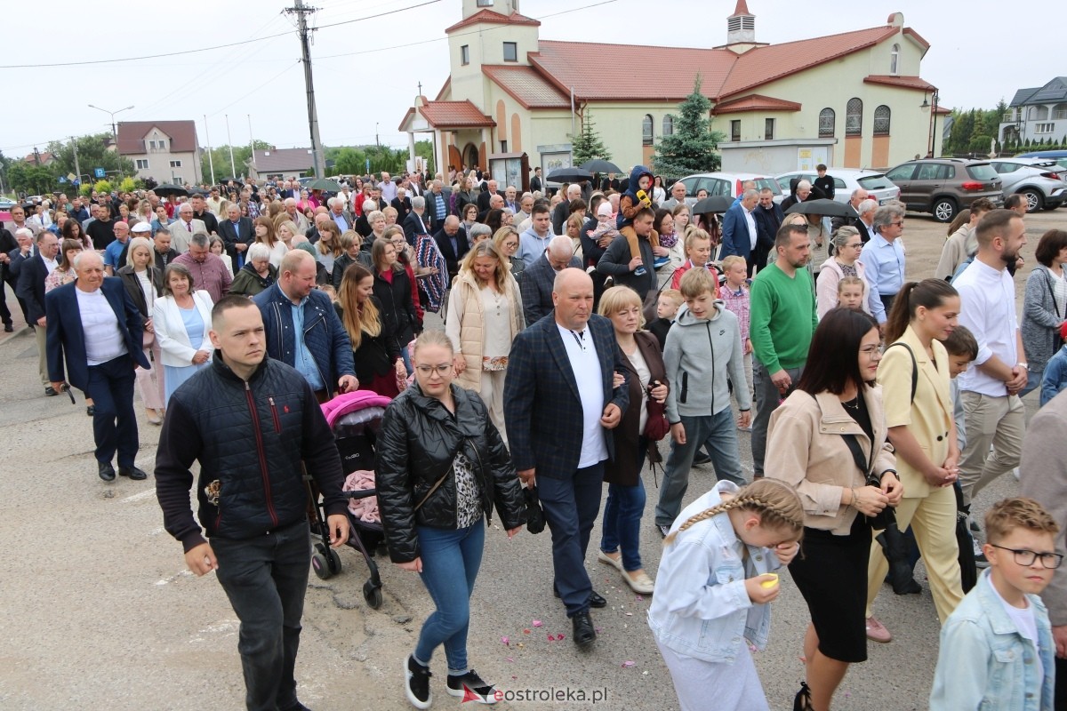 Procesja Bożego Ciała w parafii pw. NMP Królowej Rodzin [4.06.2026] - zdjęcie #1 - eOstroleka.pl