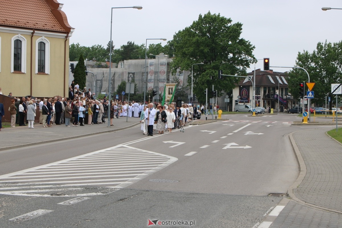 Uroczysta procesja Bożego Ciała w parafii pw. św. Franciszka z Asyżu [4.06.2026] - zdjęcie #146 - eOstroleka.pl
