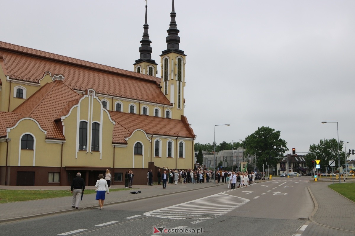 Uroczysta procesja Bożego Ciała w parafii pw. św. Franciszka z Asyżu [4.06.2026] - zdjęcie #145 - eOstroleka.pl