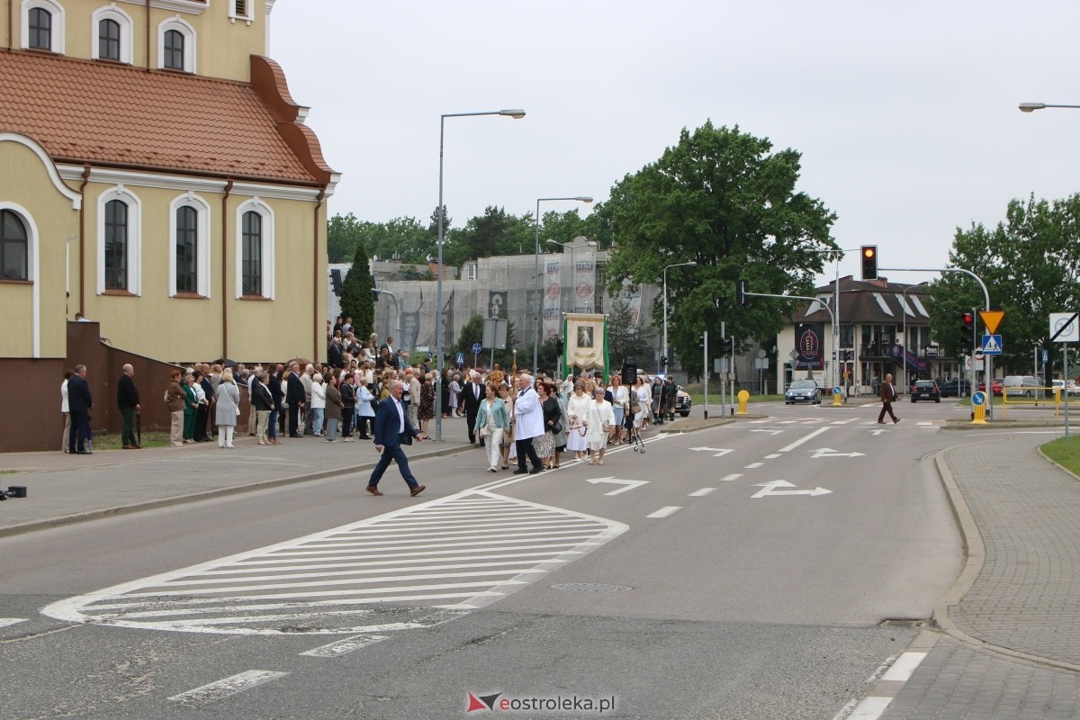 Uroczysta procesja Bożego Ciała w parafii pw. św. Franciszka z Asyżu [4.06.2026] - zdjęcie #144 - eOstroleka.pl
