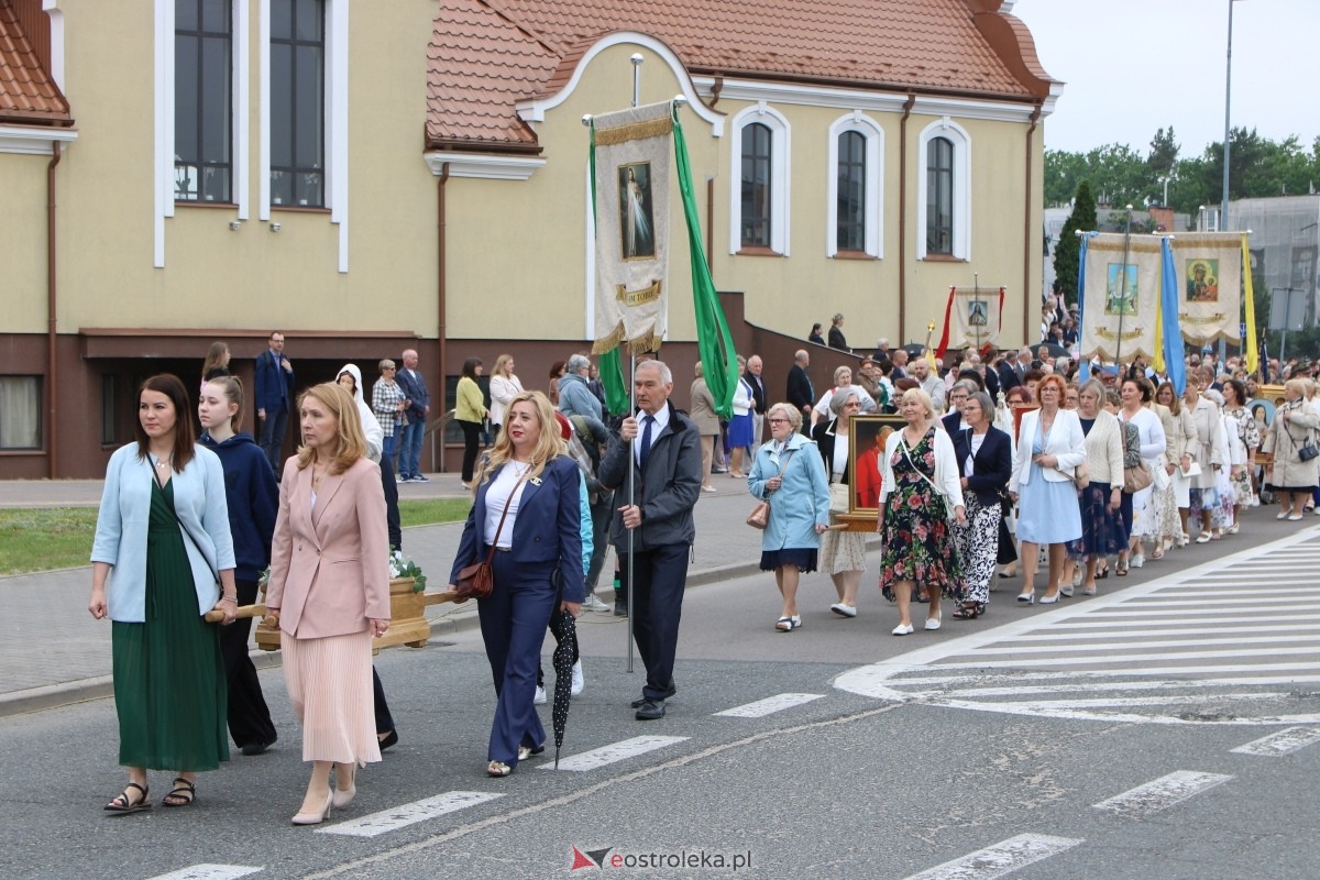 Uroczysta procesja Bożego Ciała w parafii pw. św. Franciszka z Asyżu [4.06.2026] - zdjęcie #132 - eOstroleka.pl