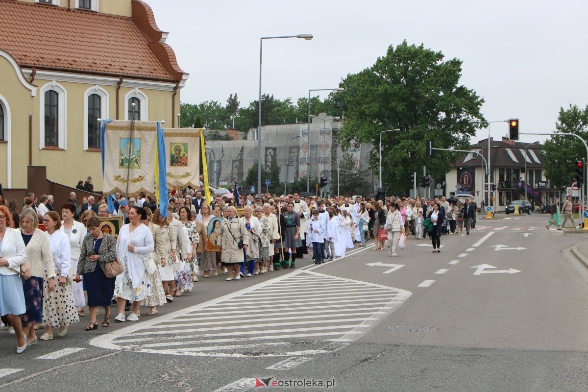 Uroczysta procesja Bożego Ciała w parafii pw. św. Franciszka z Asyżu [4.06.2026] - zdjęcie #125 - eOstroleka.pl
