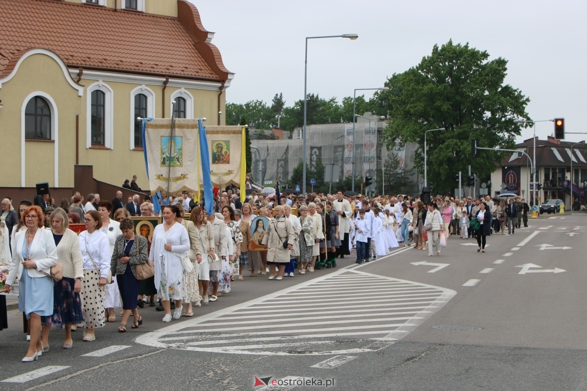 Uroczysta procesja Bożego Ciała w parafii pw. św. Franciszka z Asyżu [4.06.2026] - zdjęcie #124 - eOstroleka.pl