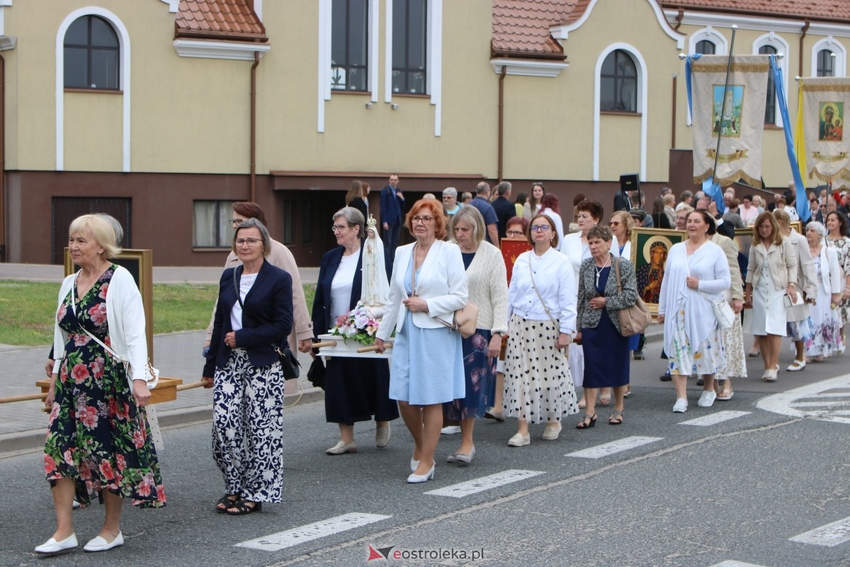 Uroczysta procesja Bożego Ciała w parafii pw. św. Franciszka z Asyżu [4.06.2026] - zdjęcie #120 - eOstroleka.pl