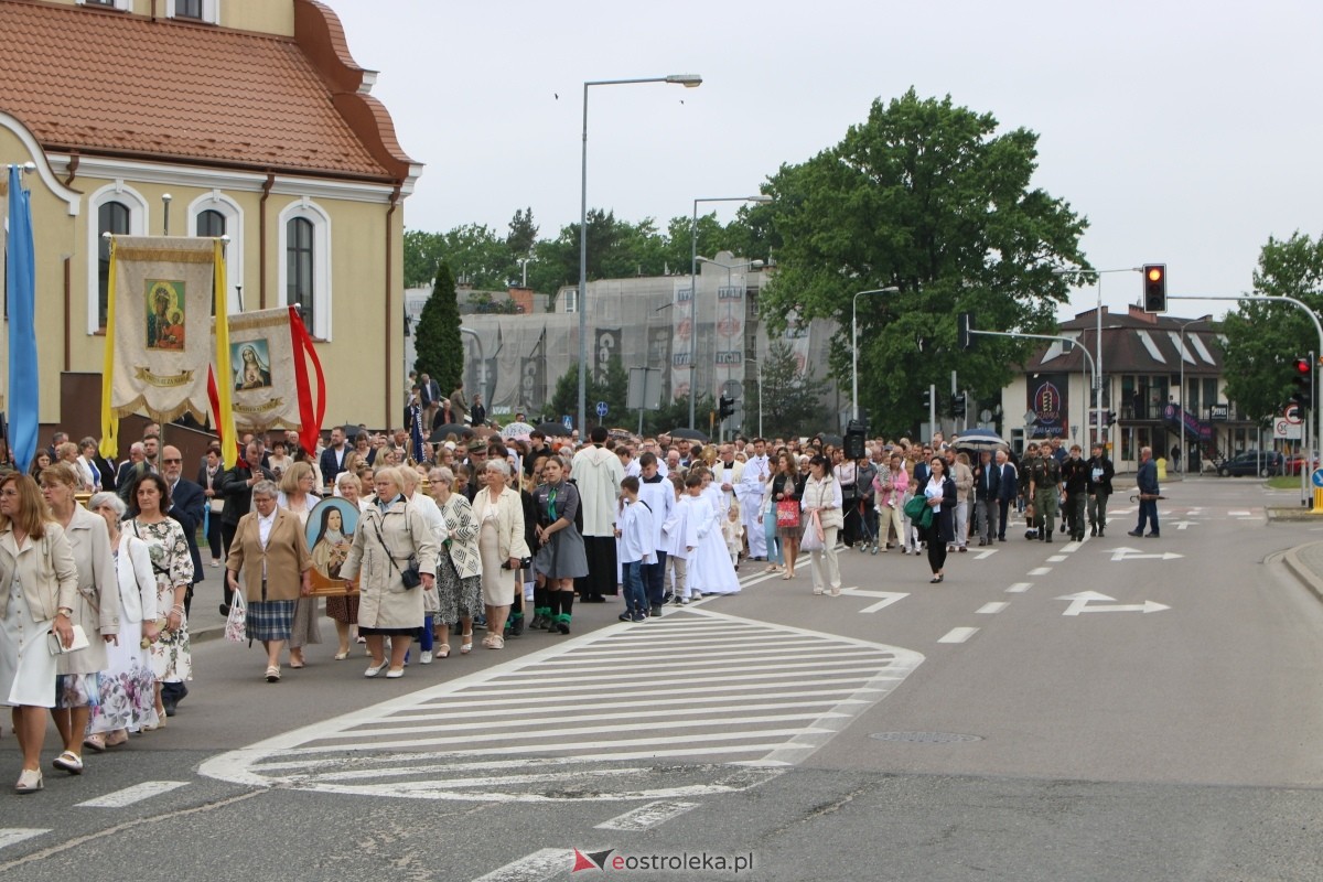 Uroczysta procesja Bożego Ciała w parafii pw. św. Franciszka z Asyżu [4.06.2026] - zdjęcie #118 - eOstroleka.pl