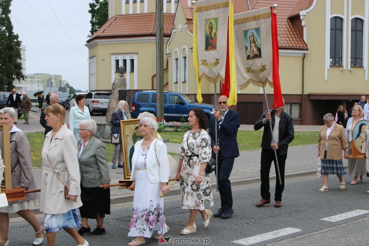 Uroczysta procesja Bożego Ciała w parafii pw. św. Franciszka z Asyżu [4.06.2026] - zdjęcie #111 - eOstroleka.pl