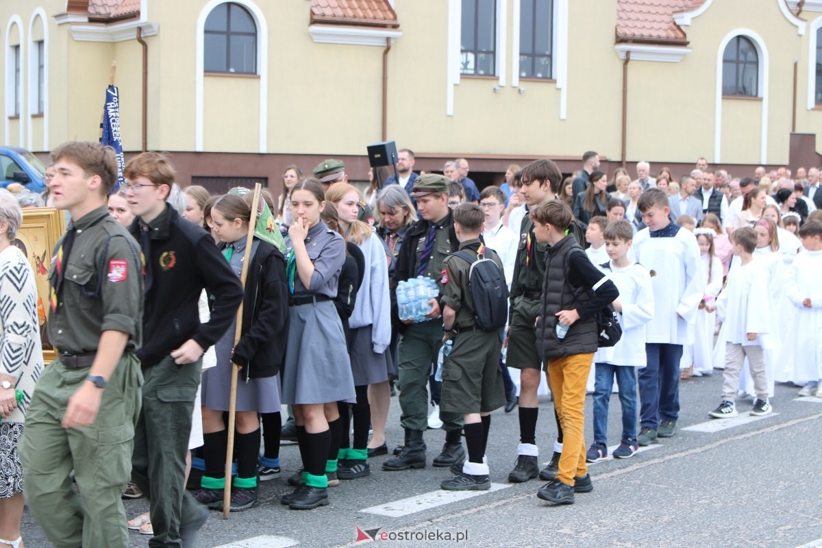 Uroczysta procesja Bożego Ciała w parafii pw. św. Franciszka z Asyżu [4.06.2026] - zdjęcie #105 - eOstroleka.pl