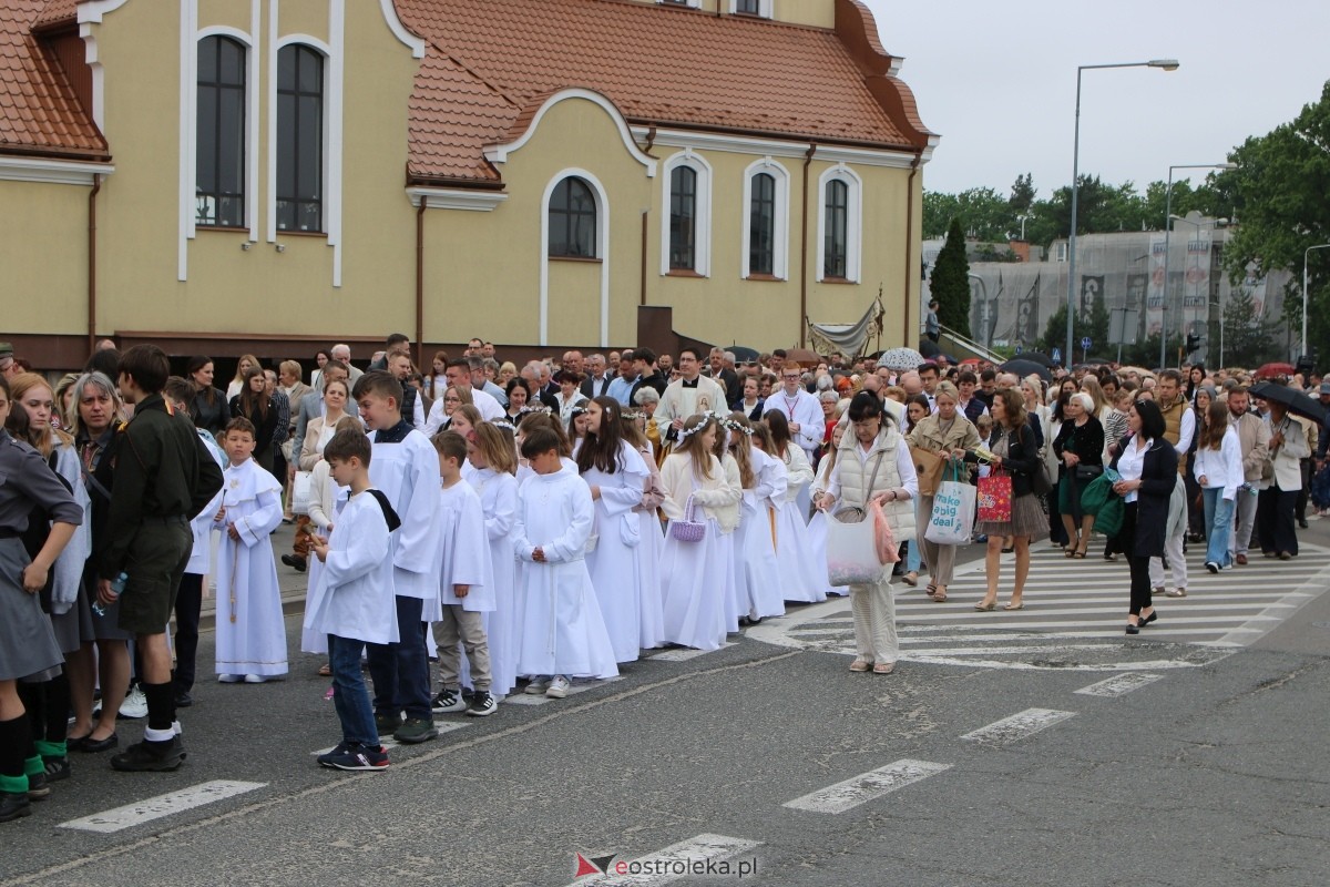 Uroczysta procesja Bożego Ciała w parafii pw. św. Franciszka z Asyżu [4.06.2026] - zdjęcie #103 - eOstroleka.pl
