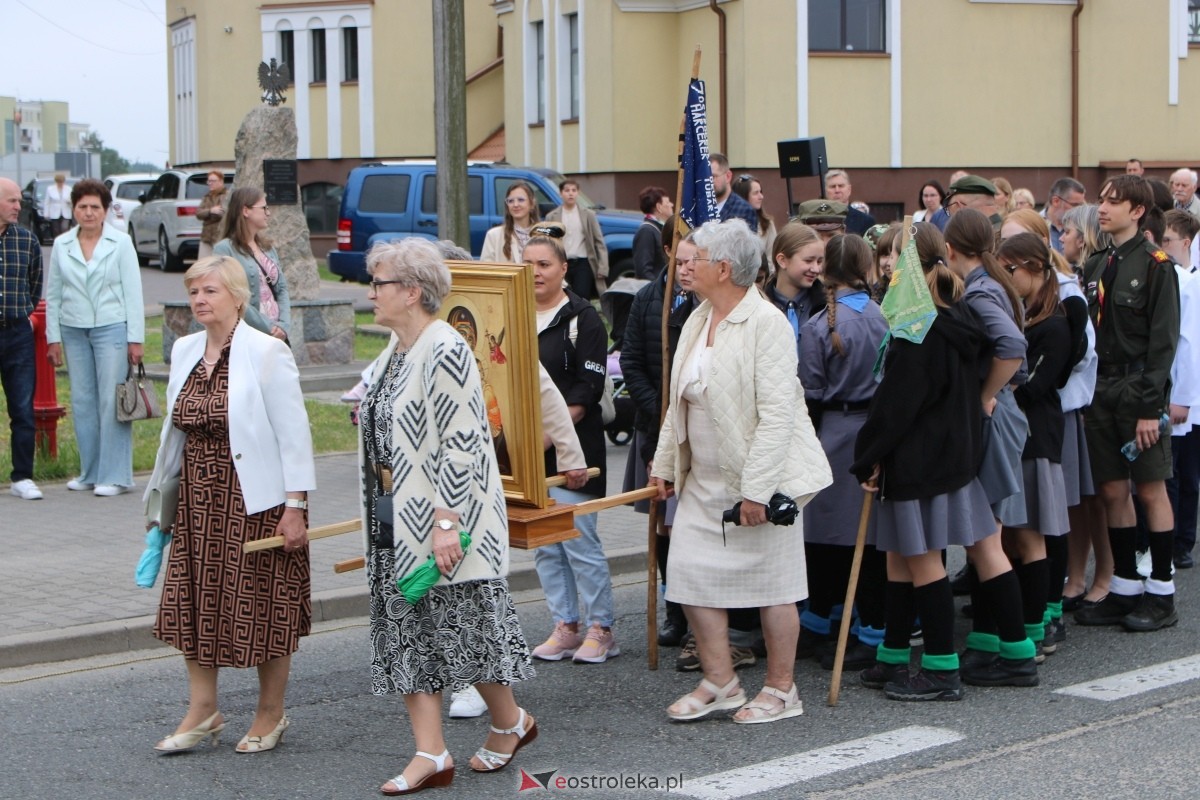 Uroczysta procesja Bożego Ciała w parafii pw. św. Franciszka z Asyżu [4.06.2026] - zdjęcie #101 - eOstroleka.pl