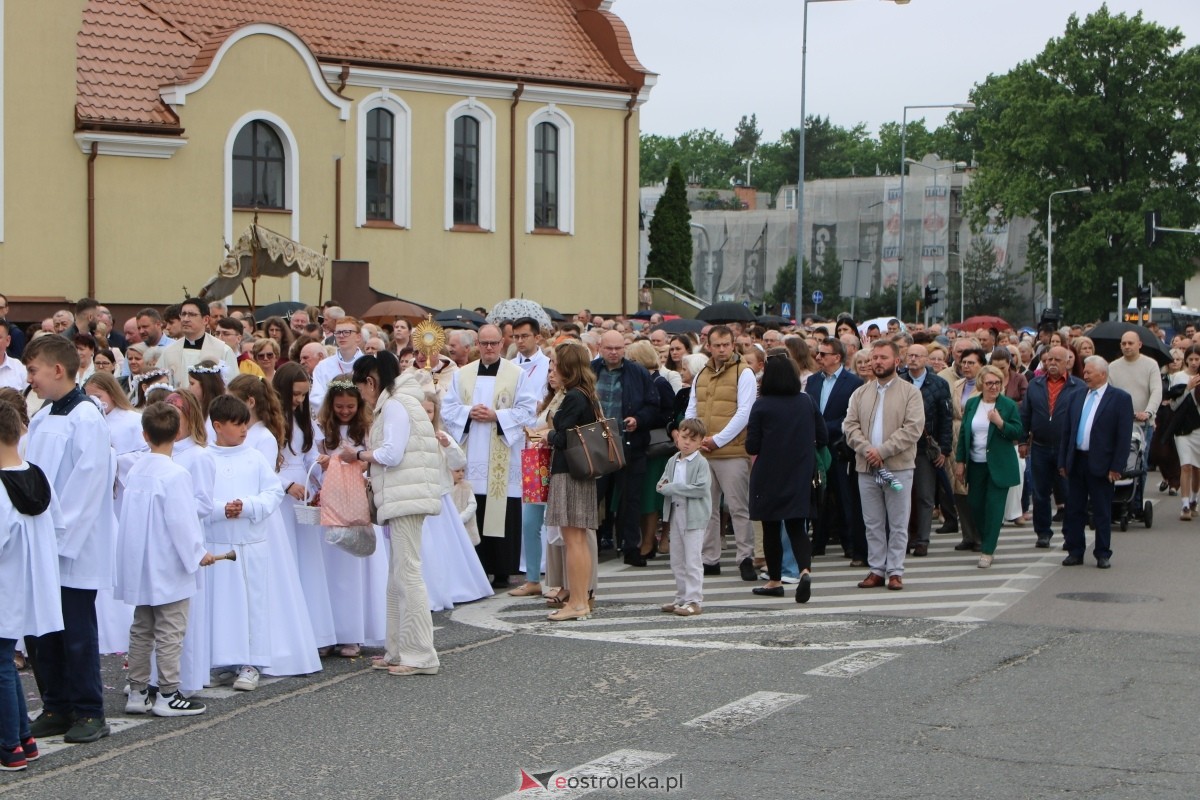 Uroczysta procesja Bożego Ciała w parafii pw. św. Franciszka z Asyżu [4.06.2026] - zdjęcie #99 - eOstroleka.pl