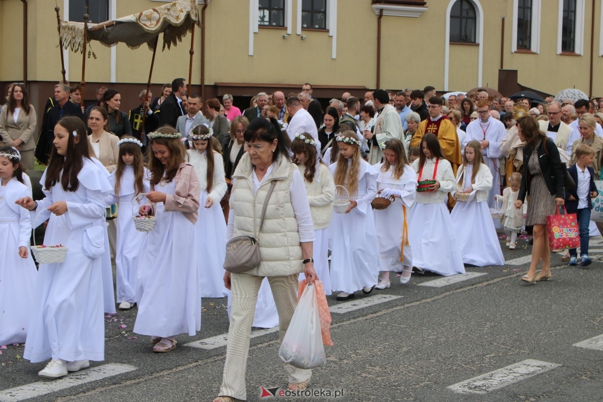 Uroczysta procesja Bożego Ciała w parafii pw. św. Franciszka z Asyżu [4.06.2026] - zdjęcie #90 - eOstroleka.pl