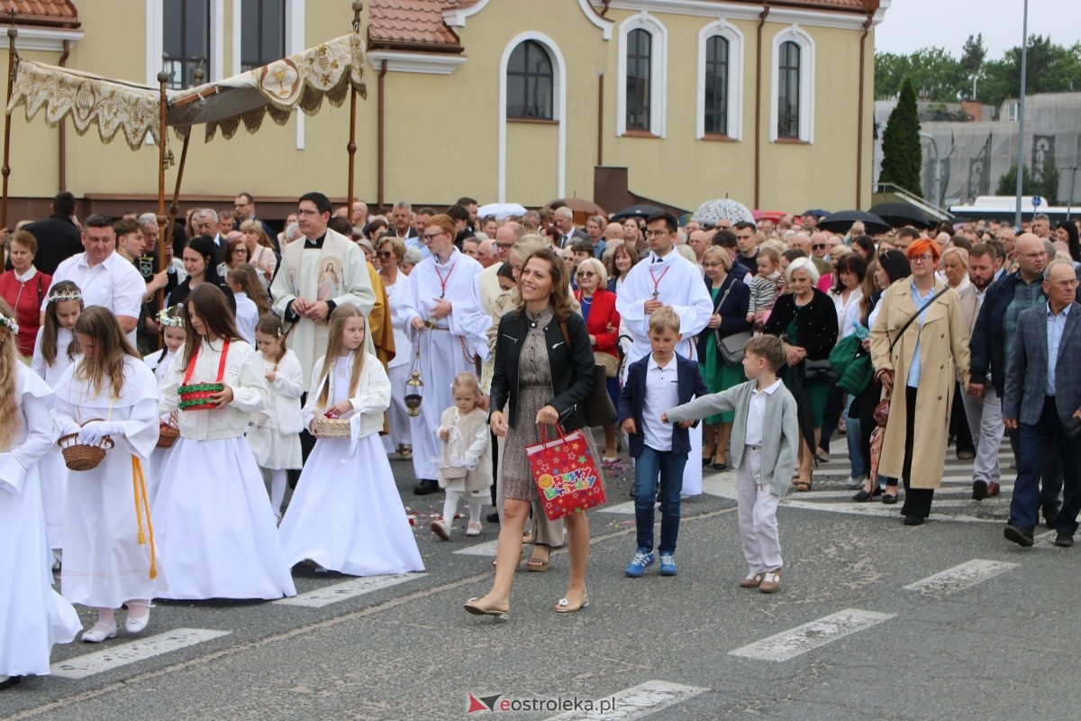 Uroczysta procesja Bożego Ciała w parafii pw. św. Franciszka z Asyżu [4.06.2026] - zdjęcie #86 - eOstroleka.pl