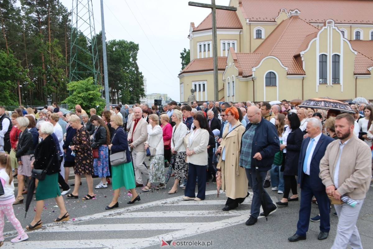Uroczysta procesja Bożego Ciała w parafii pw. św. Franciszka z Asyżu [4.06.2026] - zdjęcie #69 - eOstroleka.pl