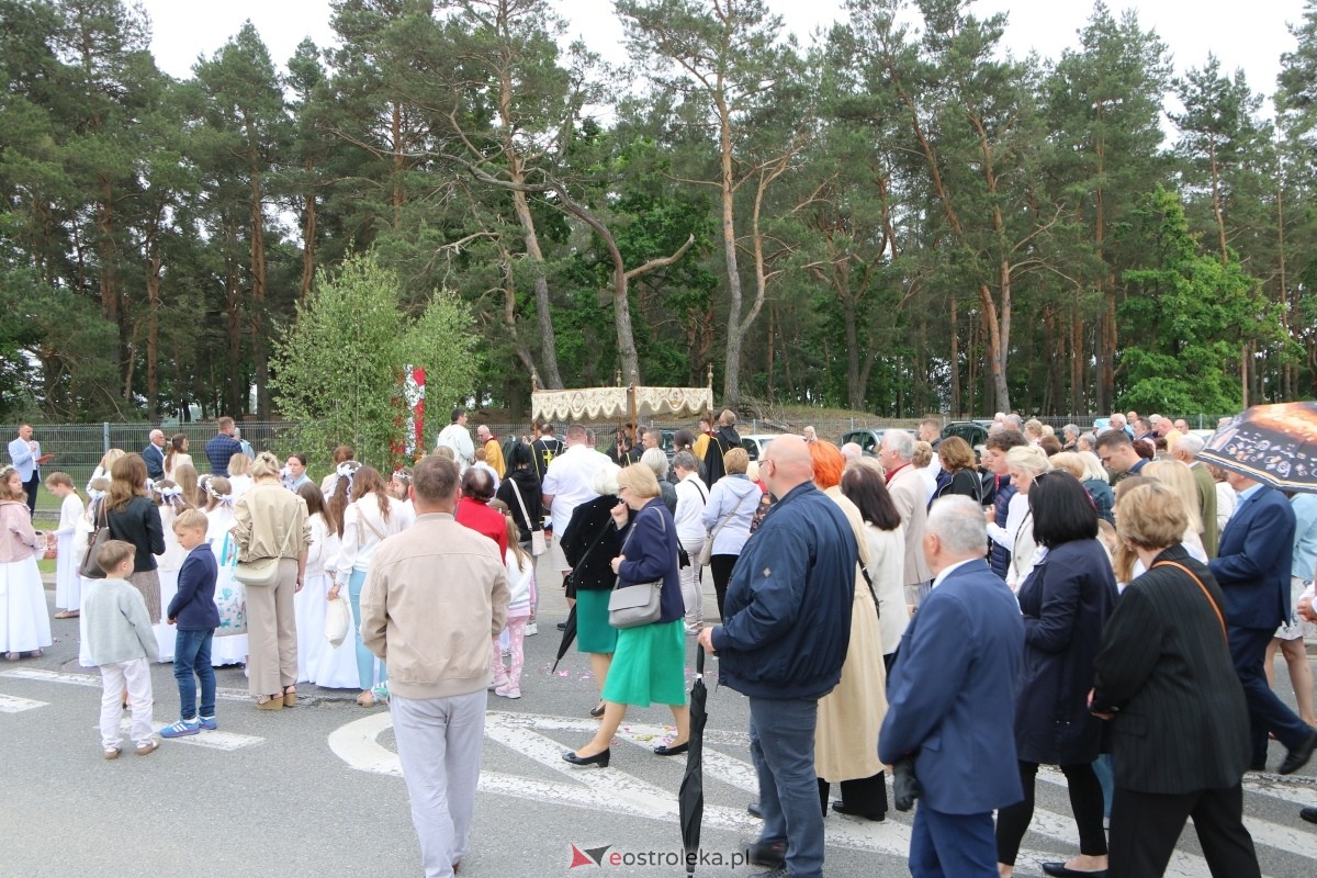 Uroczysta procesja Bożego Ciała w parafii pw. św. Franciszka z Asyżu [4.06.2026] - zdjęcie #67 - eOstroleka.pl