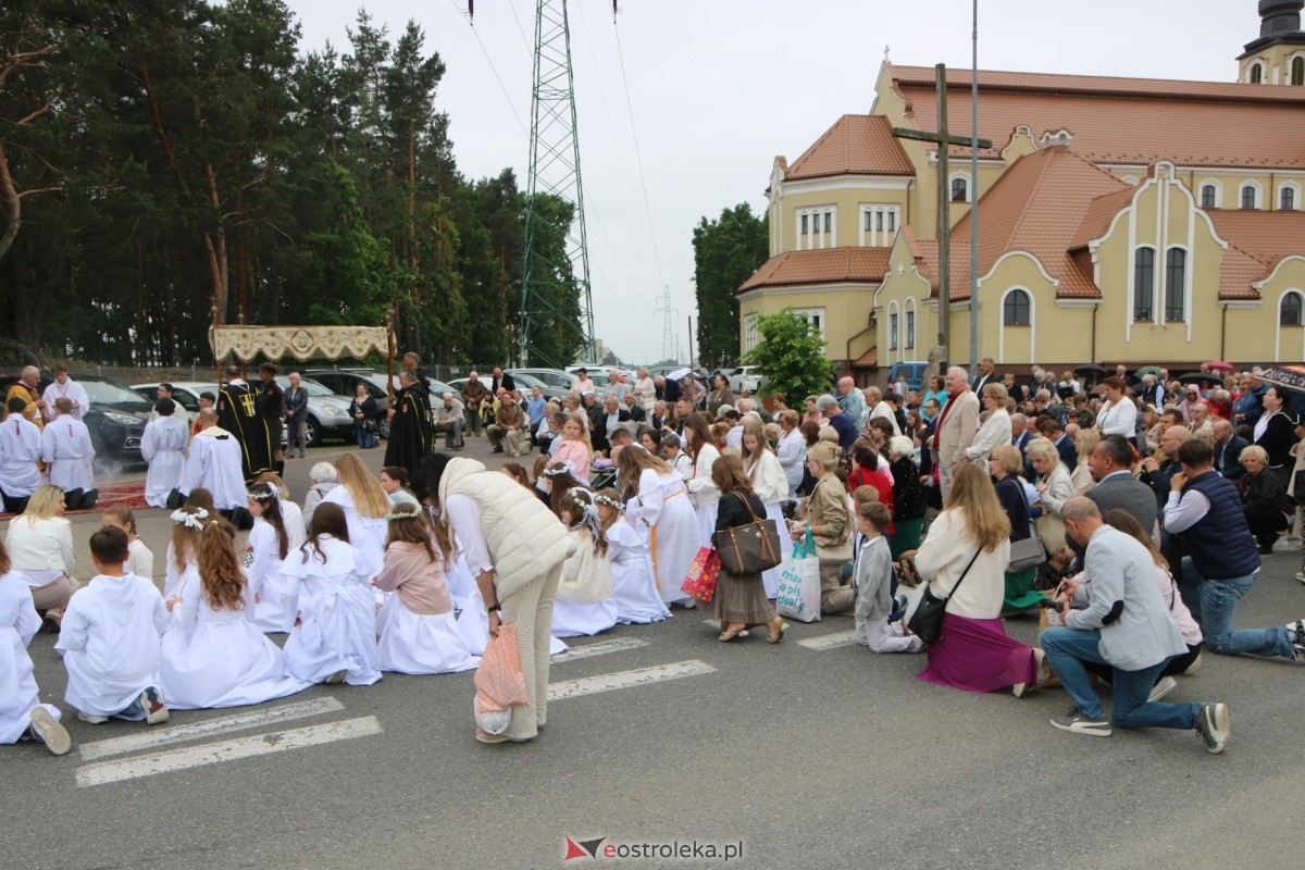Uroczysta procesja Bożego Ciała w parafii pw. św. Franciszka z Asyżu [4.06.2026] - zdjęcie #66 - eOstroleka.pl