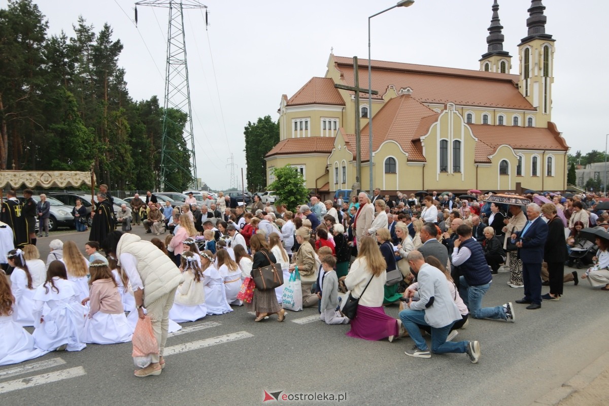 Uroczysta procesja Bożego Ciała w parafii pw. św. Franciszka z Asyżu [4.06.2026] - zdjęcie #65 - eOstroleka.pl