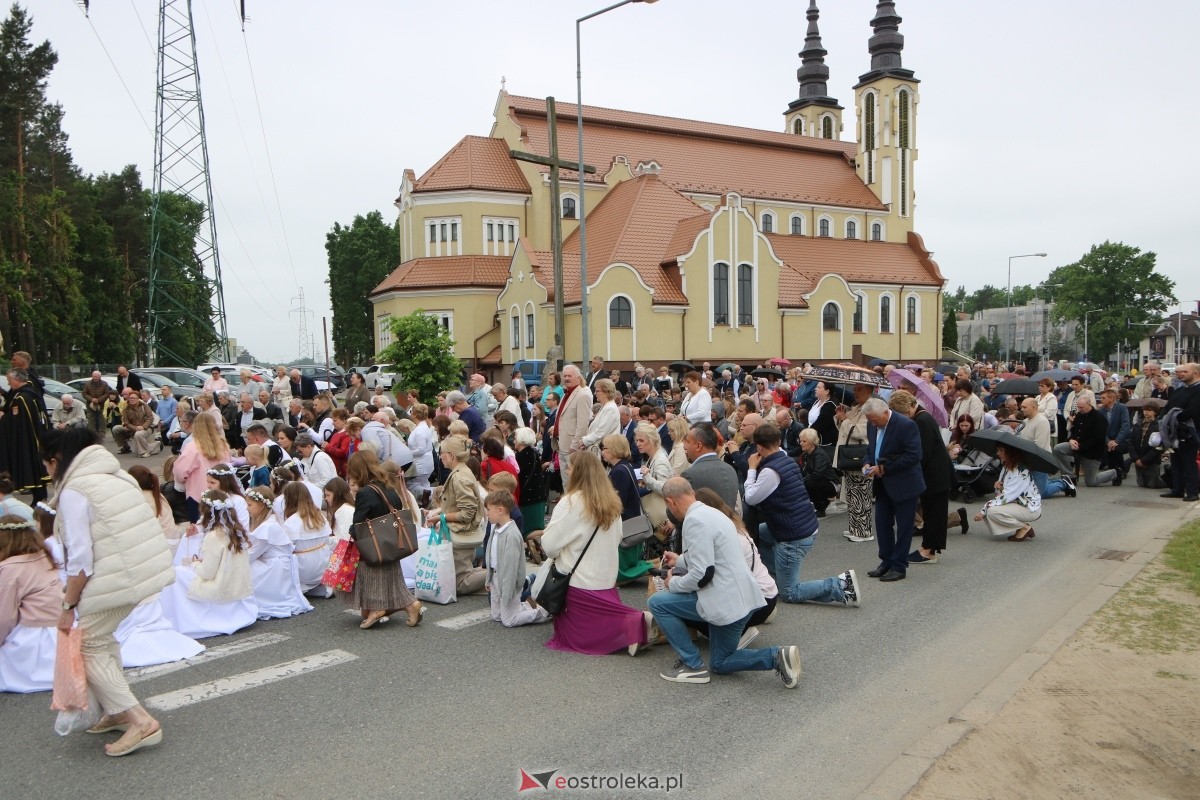 Uroczysta procesja Bożego Ciała w parafii pw. św. Franciszka z Asyżu [4.06.2026] - zdjęcie #64 - eOstroleka.pl