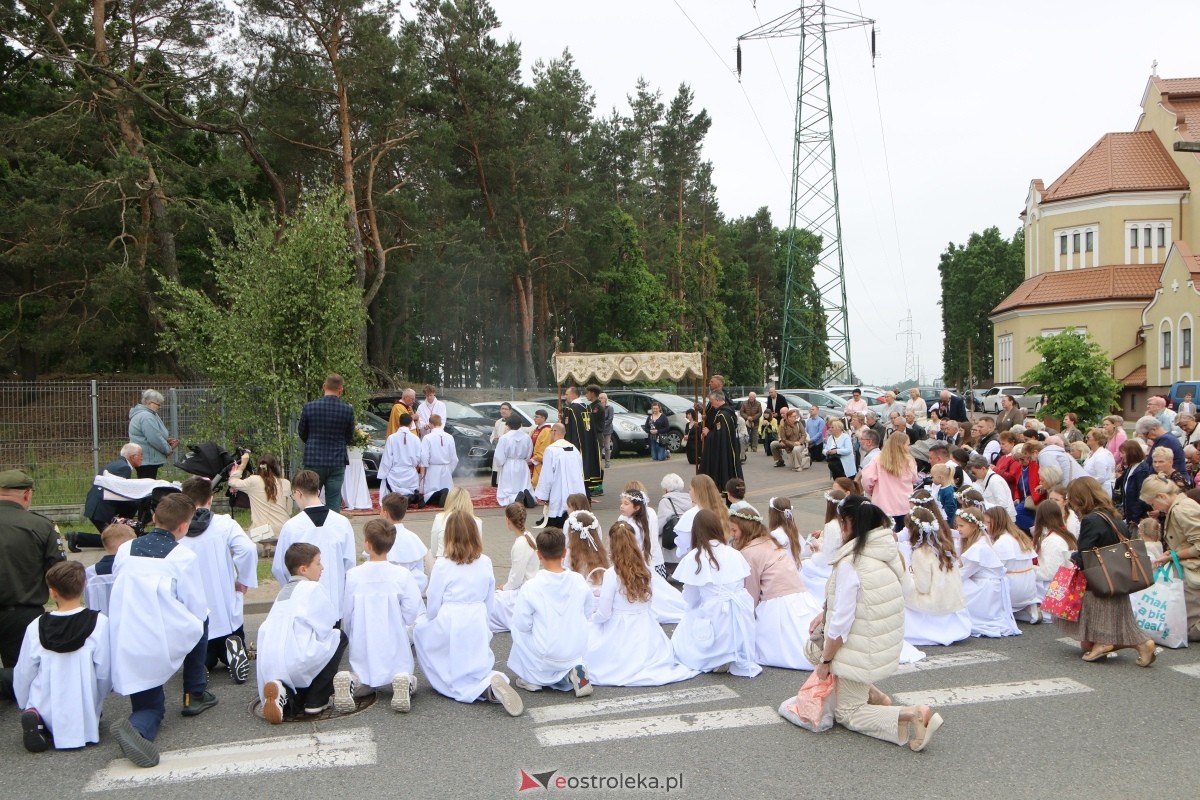 Uroczysta procesja Bożego Ciała w parafii pw. św. Franciszka z Asyżu [4.06.2026] - zdjęcie #62 - eOstroleka.pl