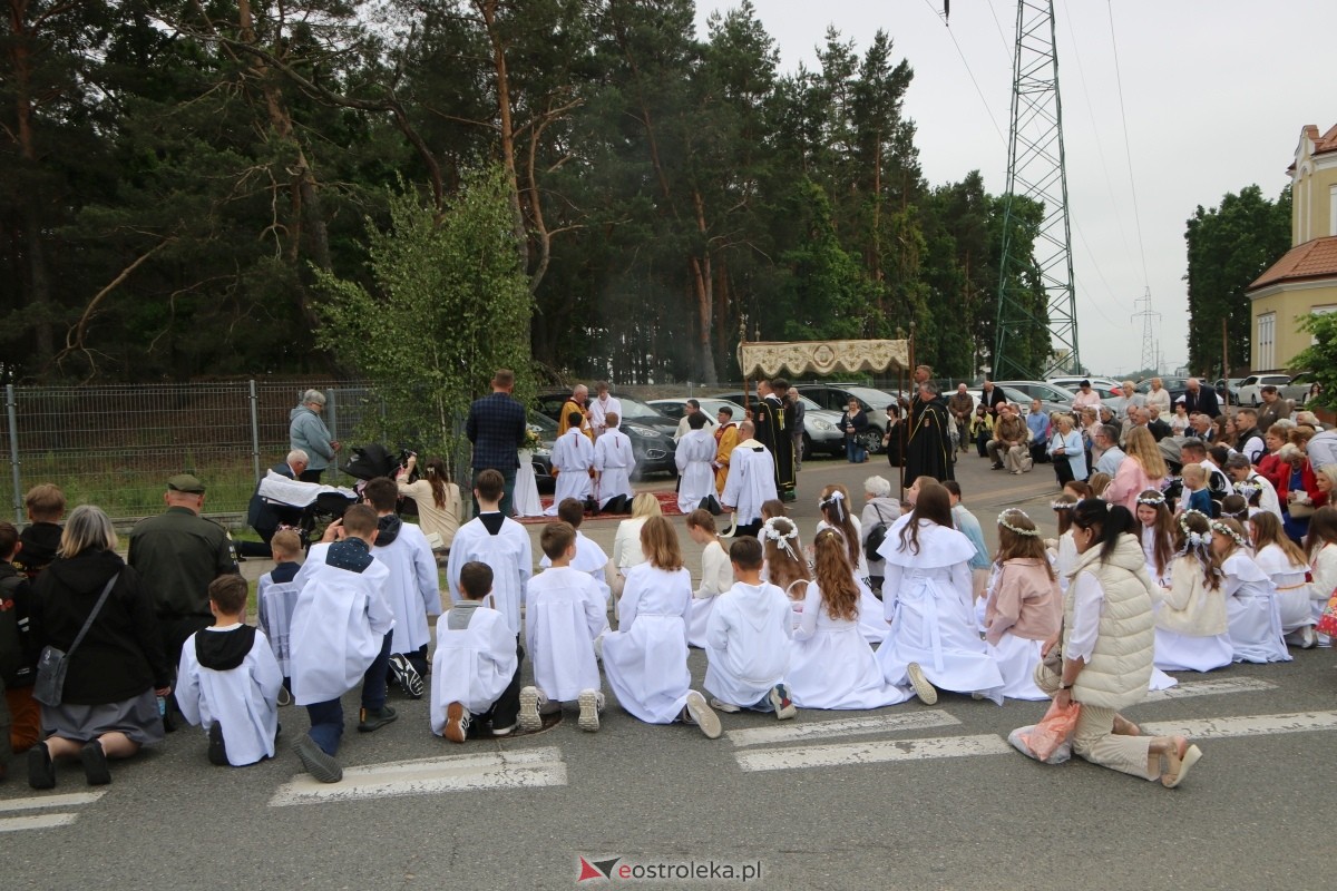 Uroczysta procesja Bożego Ciała w parafii pw. św. Franciszka z Asyżu [4.06.2026] - zdjęcie #59 - eOstroleka.pl