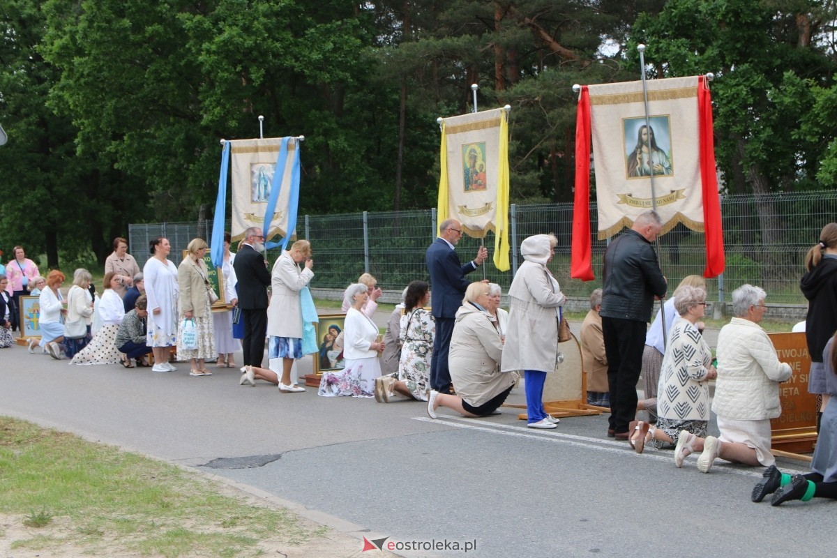 Uroczysta procesja Bożego Ciała w parafii pw. św. Franciszka z Asyżu [4.06.2026] - zdjęcie #55 - eOstroleka.pl