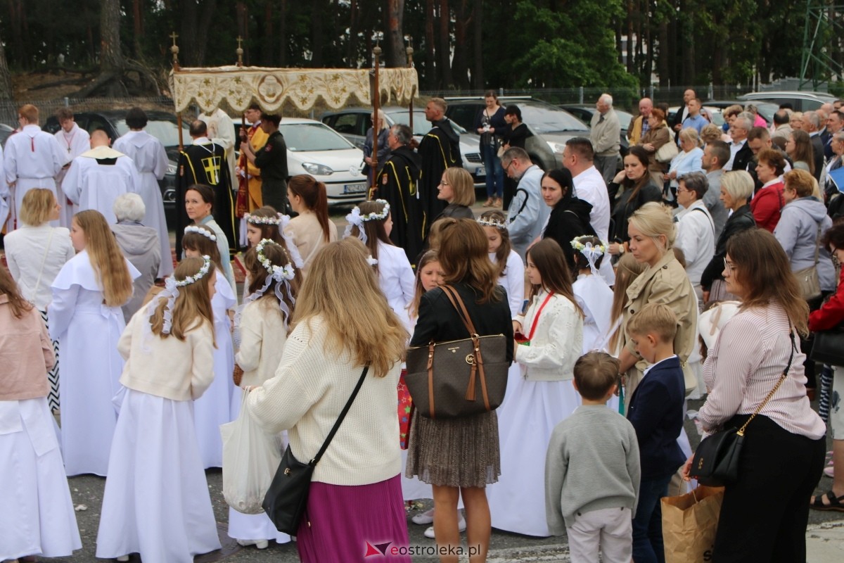 Uroczysta procesja Bożego Ciała w parafii pw. św. Franciszka z Asyżu [4.06.2026] - zdjęcie #50 - eOstroleka.pl