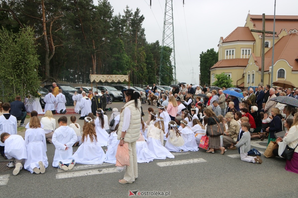Uroczysta procesja Bożego Ciała w parafii pw. św. Franciszka z Asyżu [4.06.2026] - zdjęcie #46 - eOstroleka.pl