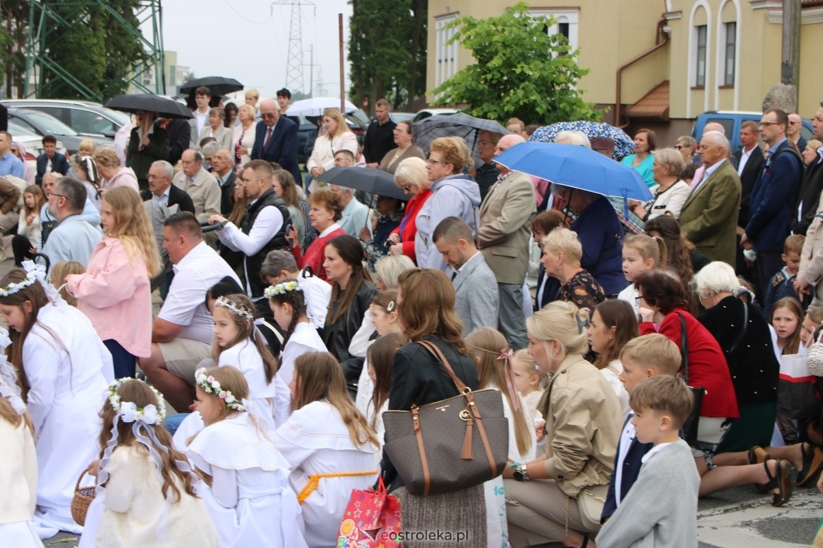Uroczysta procesja Bożego Ciała w parafii pw. św. Franciszka z Asyżu [4.06.2026] - zdjęcie #44 - eOstroleka.pl