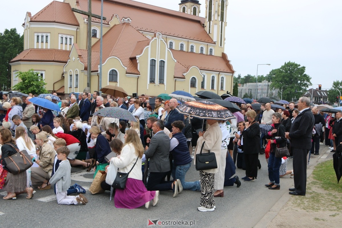 Uroczysta procesja Bożego Ciała w parafii pw. św. Franciszka z Asyżu [4.06.2026] - zdjęcie #43 - eOstroleka.pl
