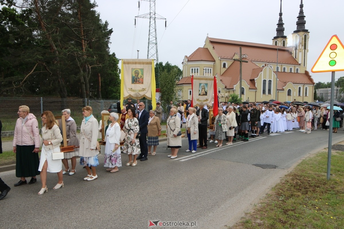 Uroczysta procesja Bożego Ciała w parafii pw. św. Franciszka z Asyżu [4.06.2026] - zdjęcie #40 - eOstroleka.pl