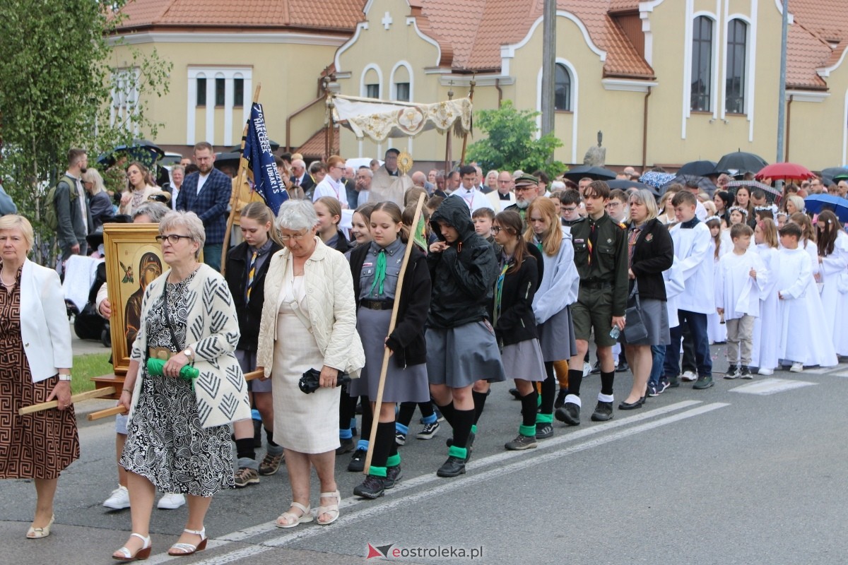 Uroczysta procesja Bożego Ciała w parafii pw. św. Franciszka z Asyżu [4.06.2026] - zdjęcie #38 - eOstroleka.pl