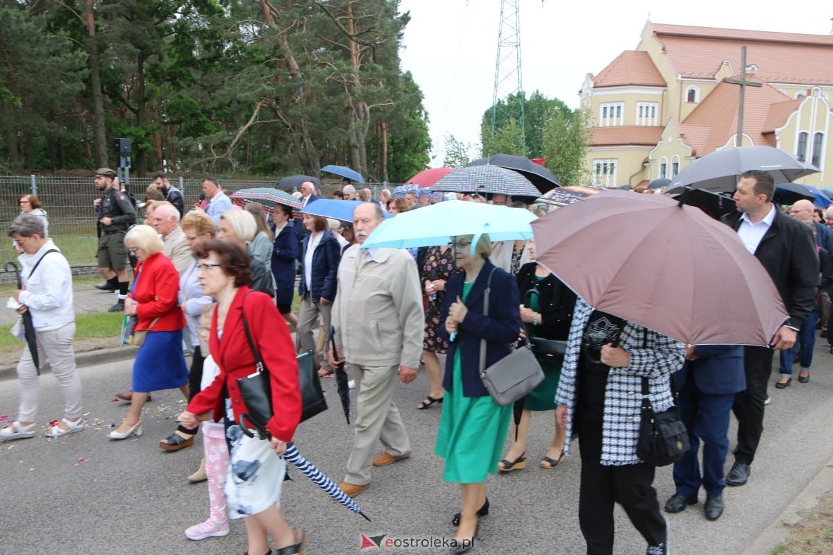 Uroczysta procesja Bożego Ciała w parafii pw. św. Franciszka z Asyżu [4.06.2026] - zdjęcie #11 - eOstroleka.pl