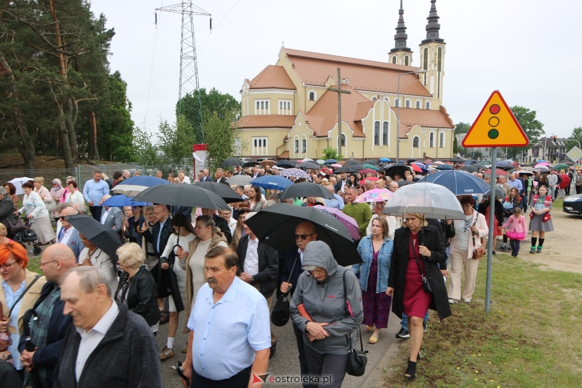 Uroczysta procesja Bożego Ciała w parafii pw. św. Franciszka z Asyżu [4.06.2026] - zdjęcie #9 - eOstroleka.pl