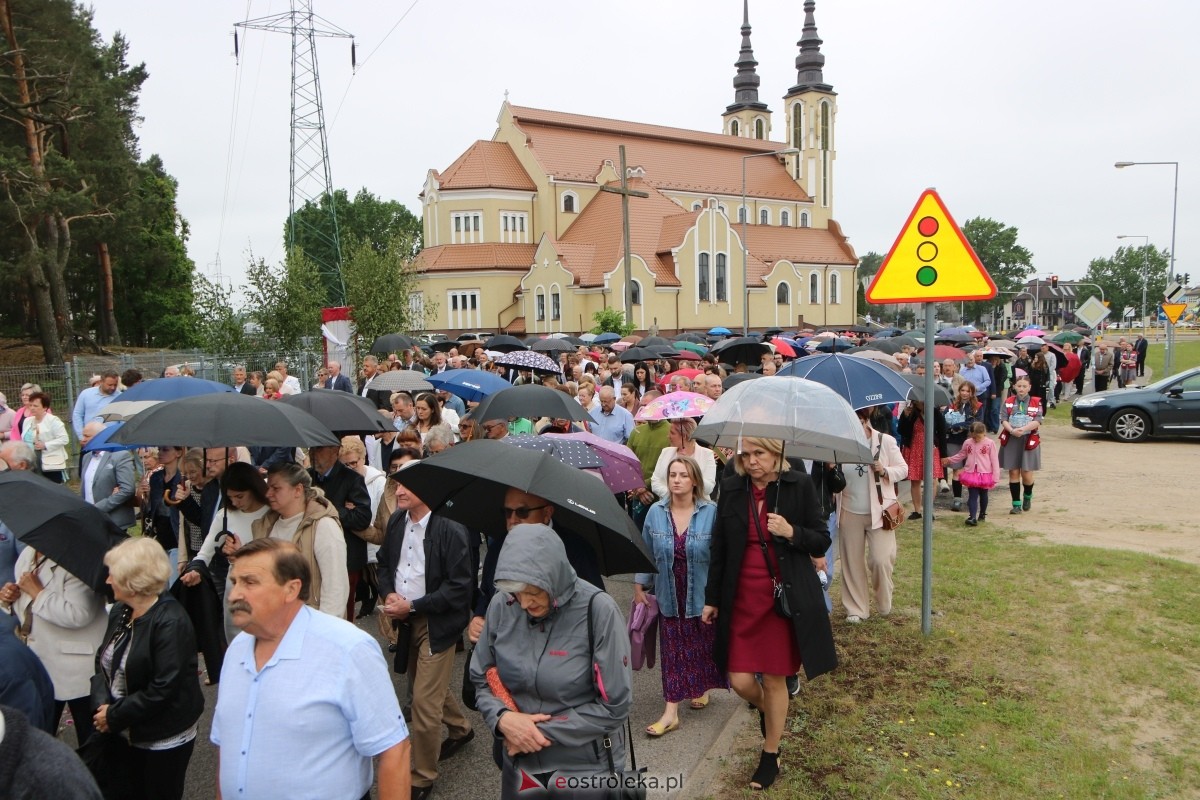 Uroczysta procesja Bożego Ciała w parafii pw. św. Franciszka z Asyżu [4.06.2026] - zdjęcie #8 - eOstroleka.pl