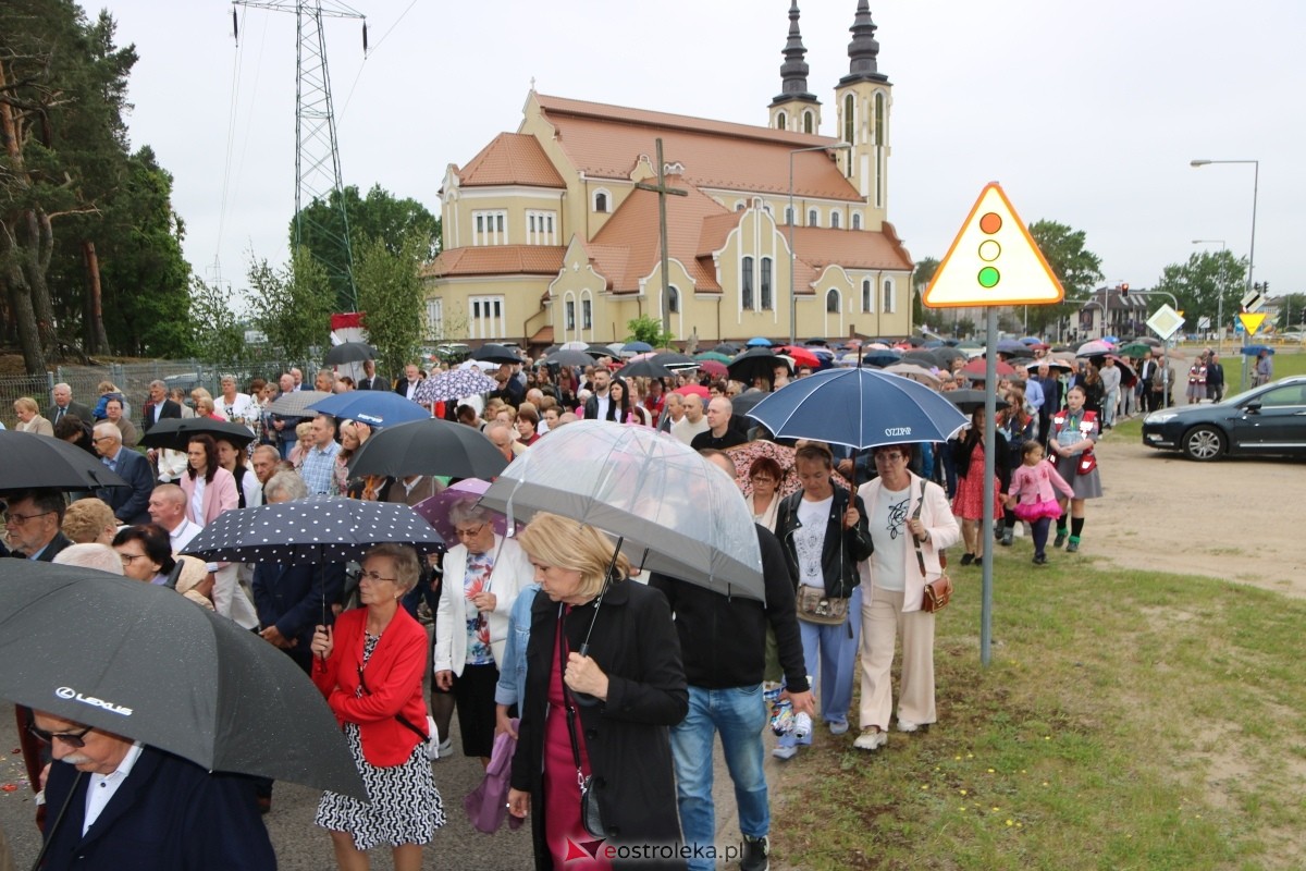 Uroczysta procesja Bożego Ciała w parafii pw. św. Franciszka z Asyżu [4.06.2026] - zdjęcie #6 - eOstroleka.pl