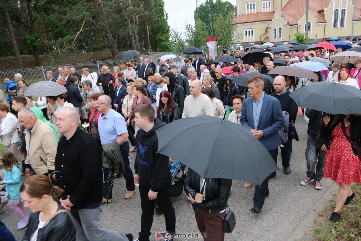 Uroczysta procesja Bożego Ciała w parafii pw. św. Franciszka z Asyżu [4.06.2026] - zdjęcie #4 - eOstroleka.pl
