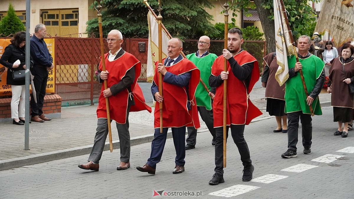 Procesja Bożego Ciała w sanktuarium pw. św. Antoniego Padewskiego w Ostrołęce [04.06.2026] - zdjęcie #169 - eOstroleka.pl