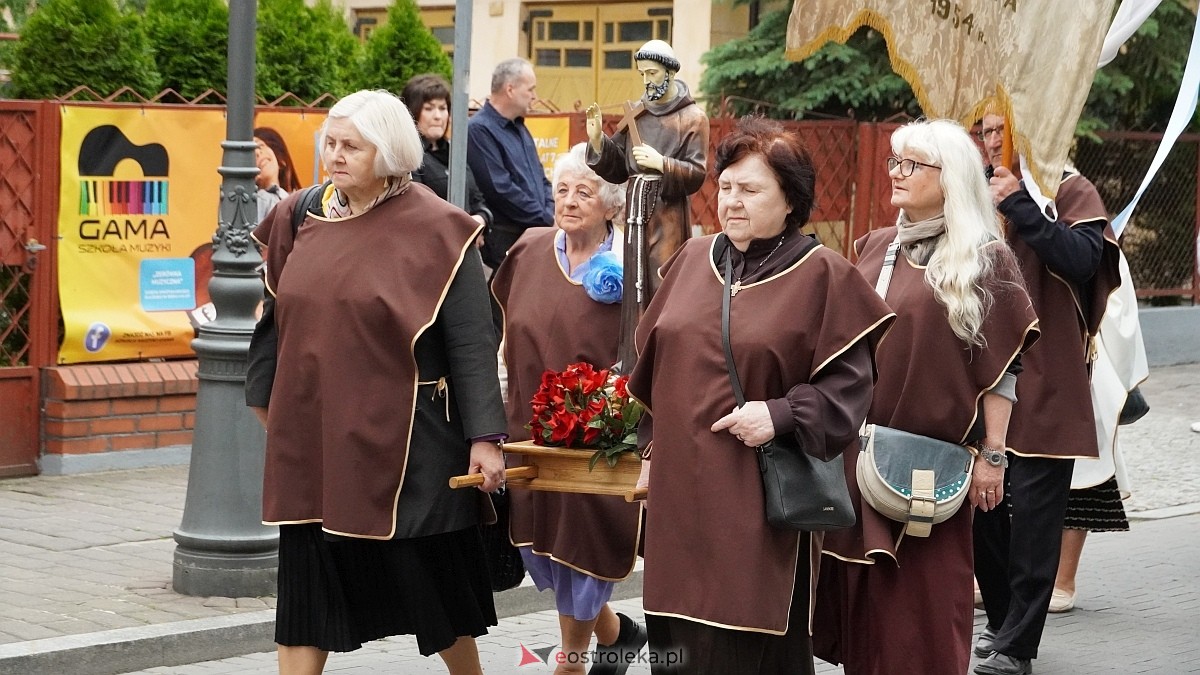 Procesja Bożego Ciała w sanktuarium pw. św. Antoniego Padewskiego w Ostrołęce [04.06.2026] - zdjęcie #164 - eOstroleka.pl