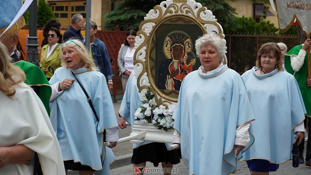 Procesja Bożego Ciała w sanktuarium pw. św. Antoniego Padewskiego w Ostrołęce [04.06.2026] - zdjęcie #162 - eOstroleka.pl