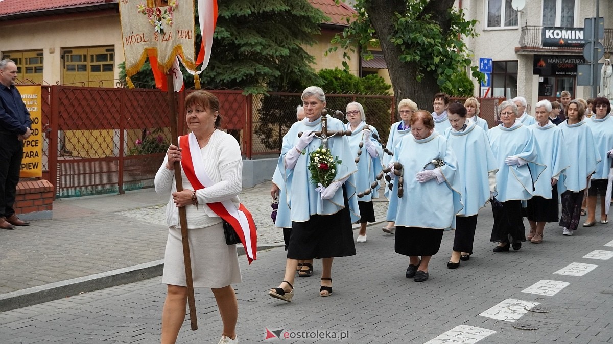 Procesja Bożego Ciała w sanktuarium pw. św. Antoniego Padewskiego w Ostrołęce [04.06.2026] - zdjęcie #155 - eOstroleka.pl