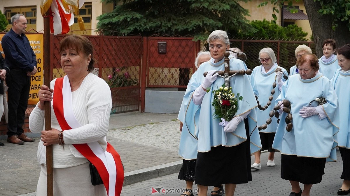 Procesja Bożego Ciała w sanktuarium pw. św. Antoniego Padewskiego w Ostrołęce [04.06.2026] - zdjęcie #154 - eOstroleka.pl