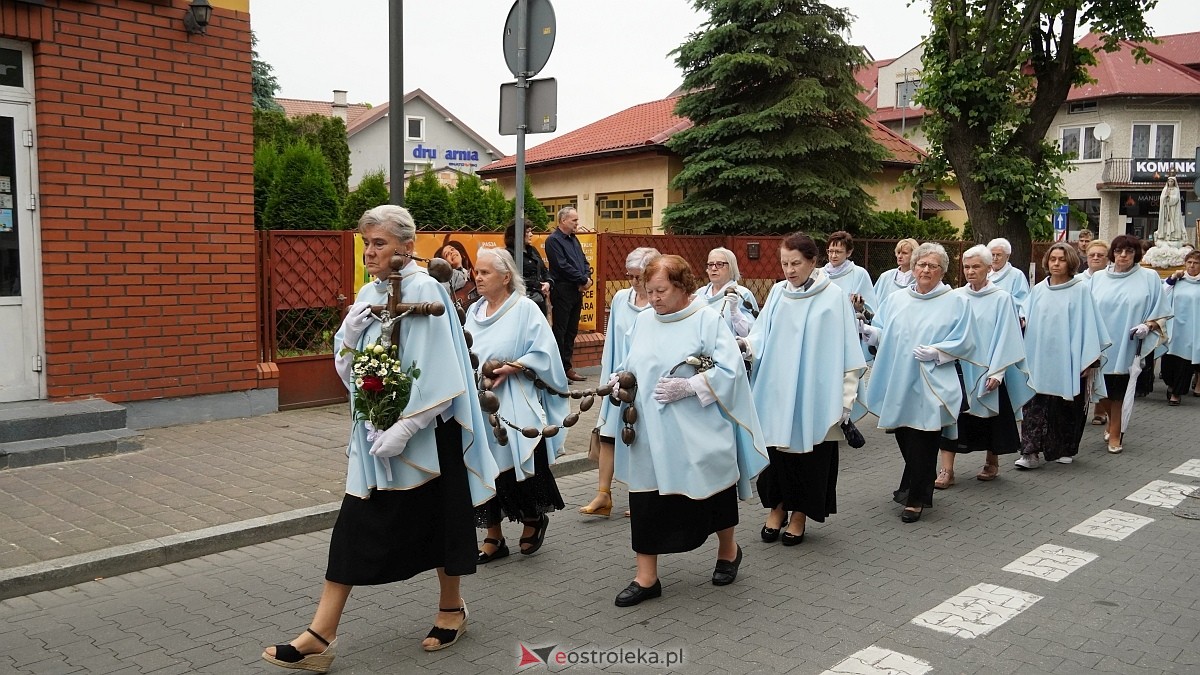 Procesja Bożego Ciała w sanktuarium pw. św. Antoniego Padewskiego w Ostrołęce [04.06.2026] - zdjęcie #151 - eOstroleka.pl