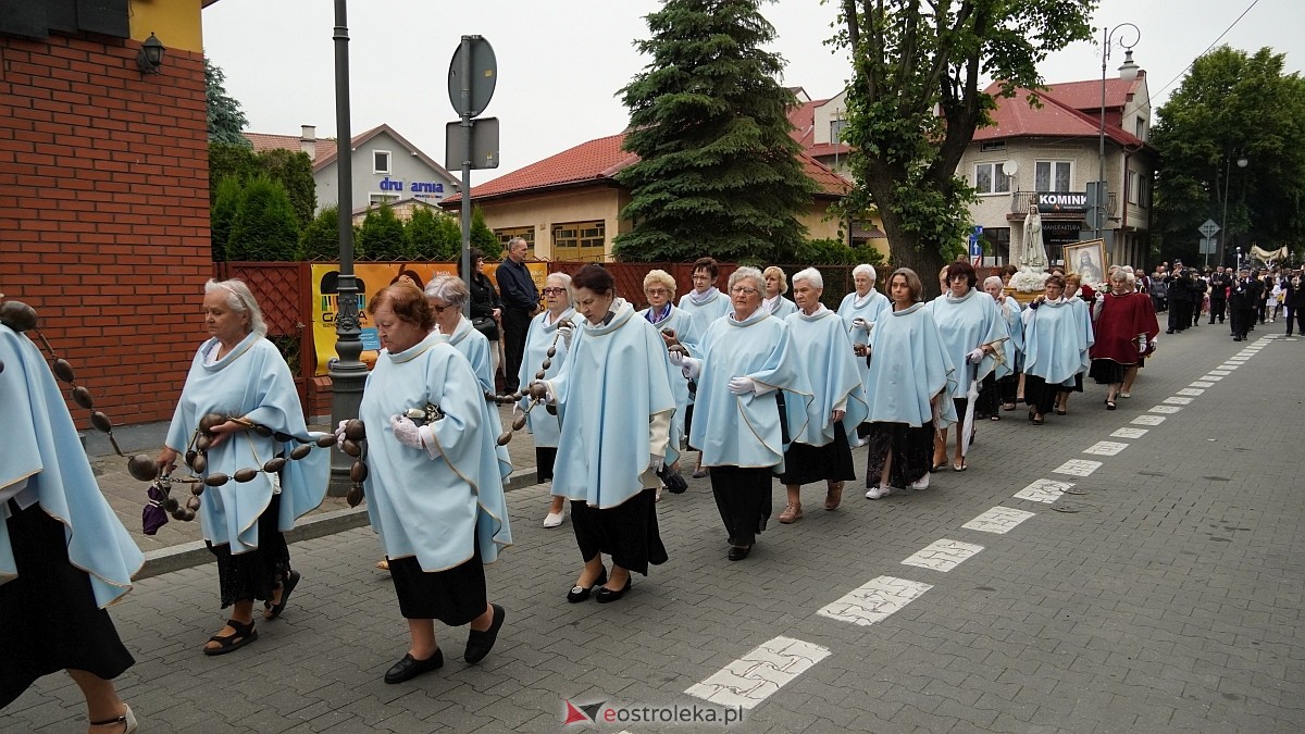 Procesja Bożego Ciała w sanktuarium pw. św. Antoniego Padewskiego w Ostrołęce [04.06.2026] - zdjęcie #150 - eOstroleka.pl