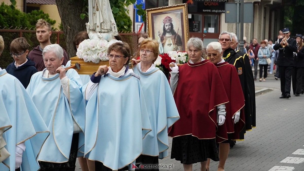 Procesja Bożego Ciała w sanktuarium pw. św. Antoniego Padewskiego w Ostrołęce [04.06.2026] - zdjęcie #147 - eOstroleka.pl