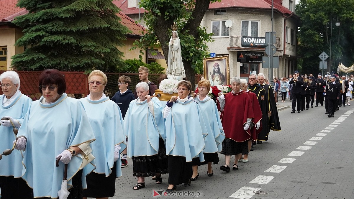 Procesja Bożego Ciała w sanktuarium pw. św. Antoniego Padewskiego w Ostrołęce [04.06.2026] - zdjęcie #146 - eOstroleka.pl