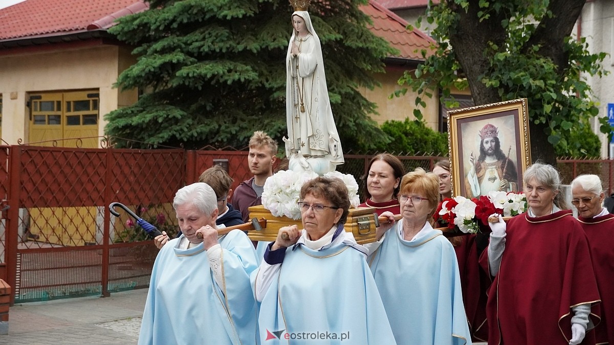 Procesja Bożego Ciała w sanktuarium pw. św. Antoniego Padewskiego w Ostrołęce [04.06.2026] - zdjęcie #145 - eOstroleka.pl