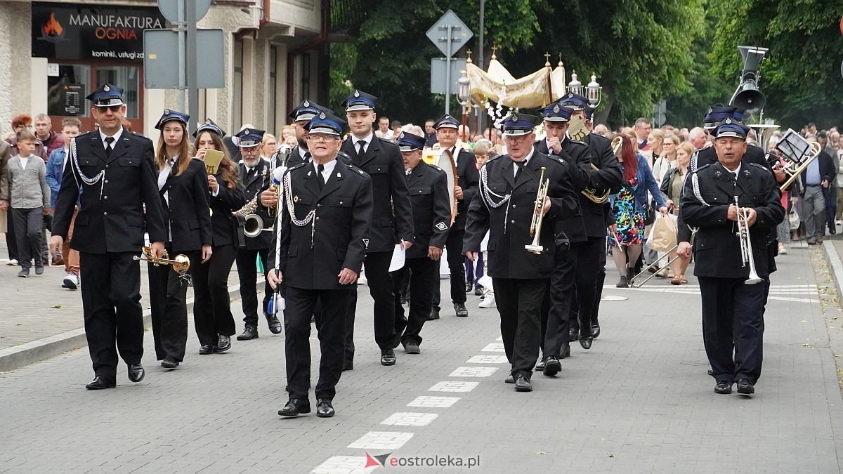 Procesja Bożego Ciała w sanktuarium pw. św. Antoniego Padewskiego w Ostrołęce [04.06.2026] - zdjęcie #142 - eOstroleka.pl